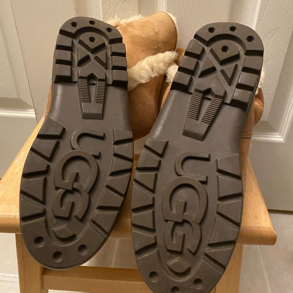 Sold - Picture 4 of 6